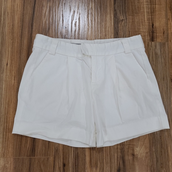 Alfred Sung White Shorts - Picture 6 of 6